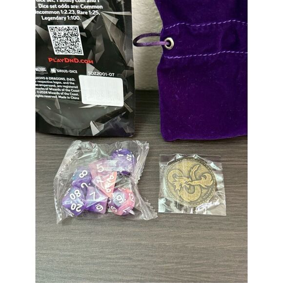 Dungeons & Dragons Acererak's Treasure Crystal Edition Dice Set + Bag + Coin - Picture 4 of 4